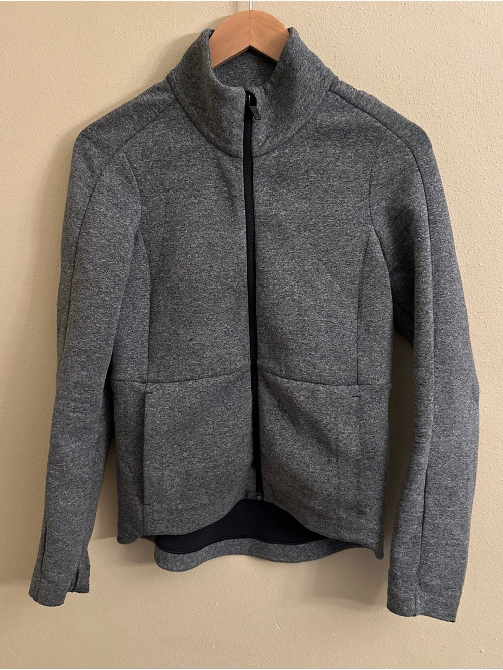 Lululemon Going Places Jacket Size 2 Grey **Read Flaws**